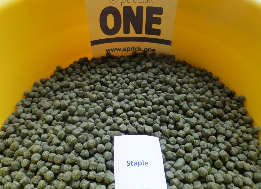 KoiNishi Staple Futter 1 kg KoiNishi Staple Futter 1 kg