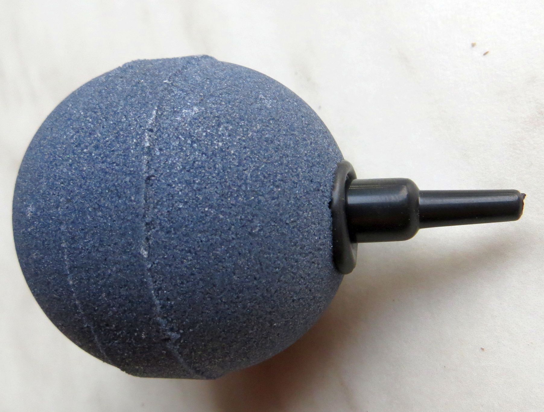 Sprudelstein rund, gesintert, 5 cm Sprudelstein rund, gesintert, 5 cm