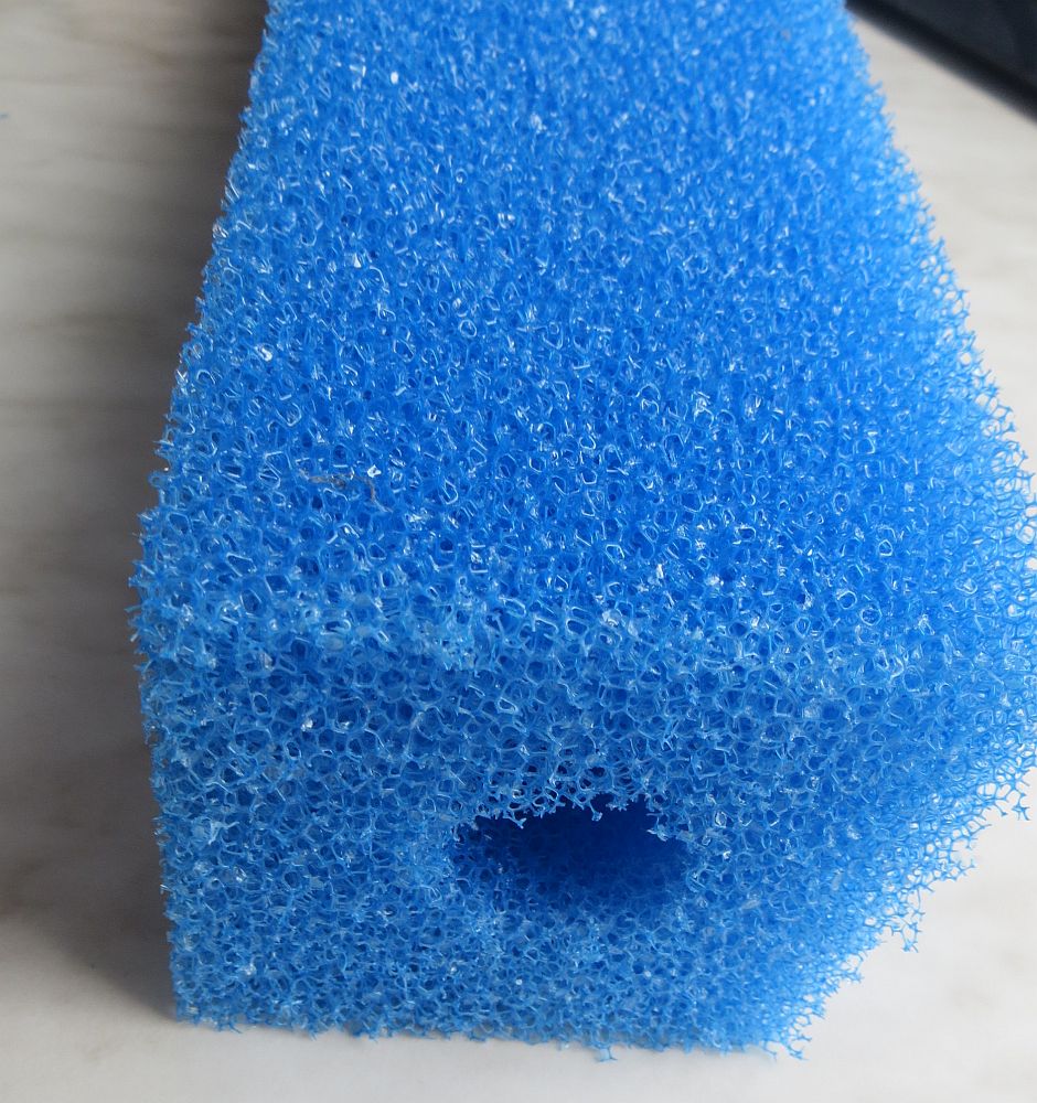 Filterpatrone Schaumstoff 9,5 x 9,5 cm, gebohrt Filterpatrone Schaumstoff 9,5 x 9,5 cm, gebohrt